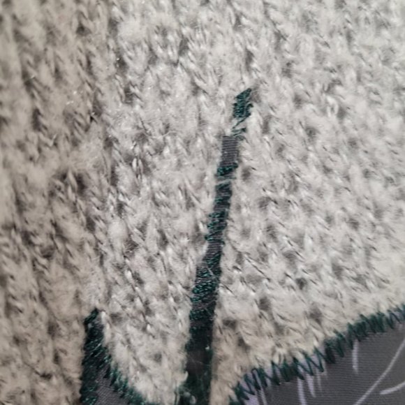 Pretty Sweater - Picture 4 of 5